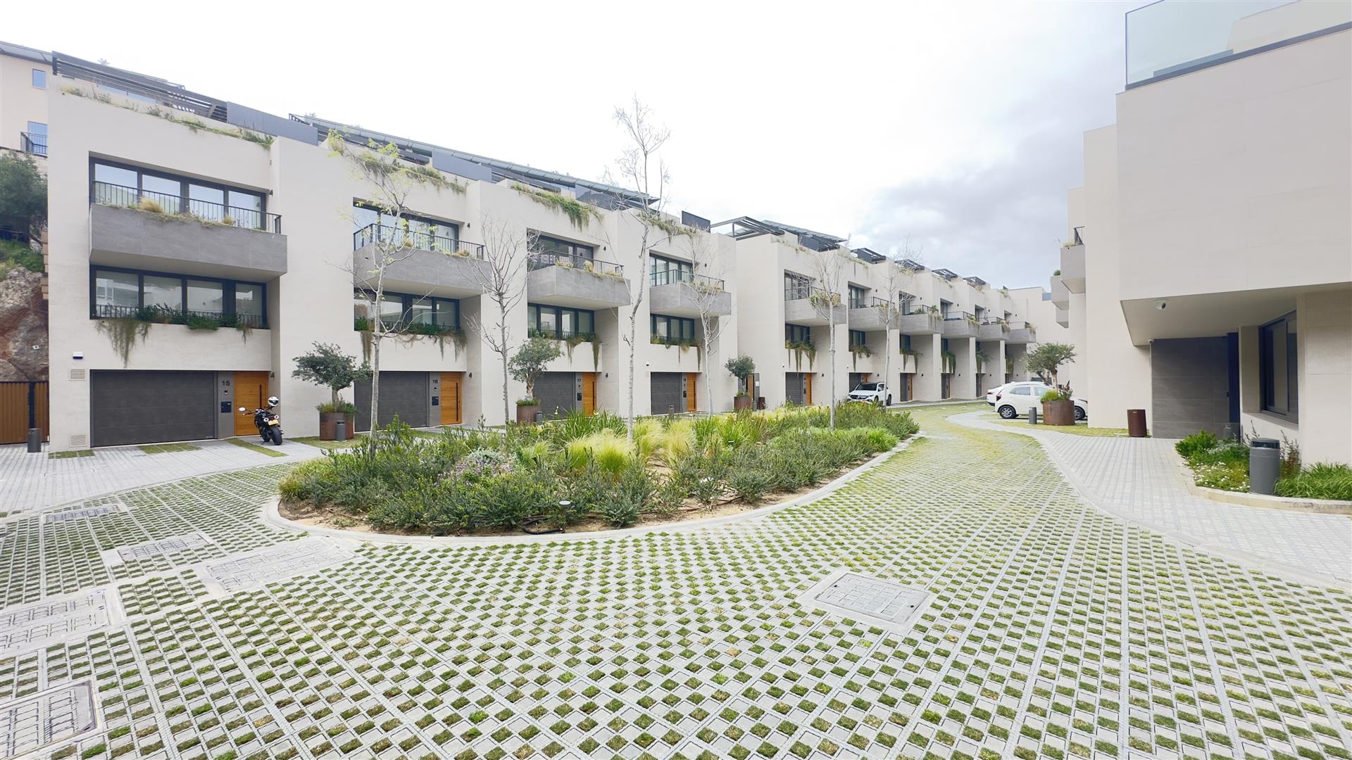 Image of House - 5 Bedrooms - 6 Bathrooms for Sale in North Gorge-Gibraltar, Image 5